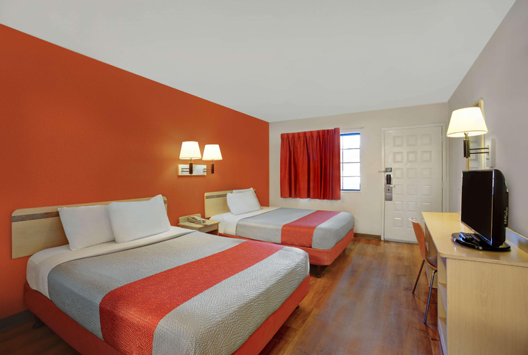 Bedroom 26