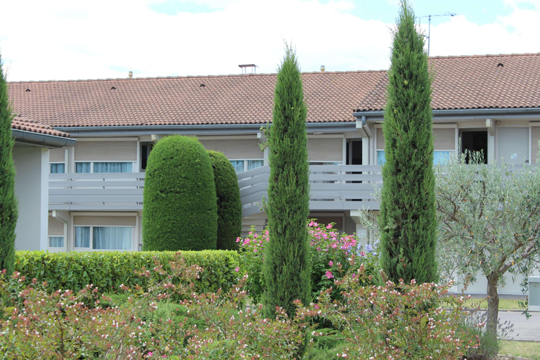 Exterior & Views 2, B&B HOTEL Avignon Sud Parc des Expositions, Vaucluse