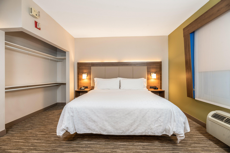 Bedroom 9