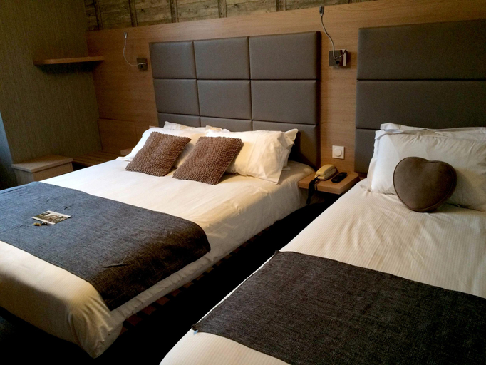 Bedroom 5, Logis Hôtel les Coudercous, Aveyron