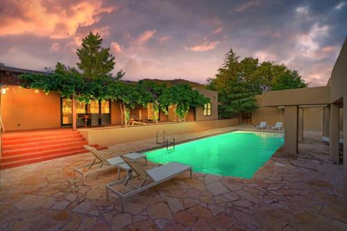Casa Cascada, Bernalillo