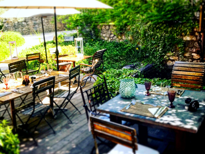Public Area, LOGIS HOTEL DES PINS REST. L'ESPRIT JARDIN, Vaucluse
