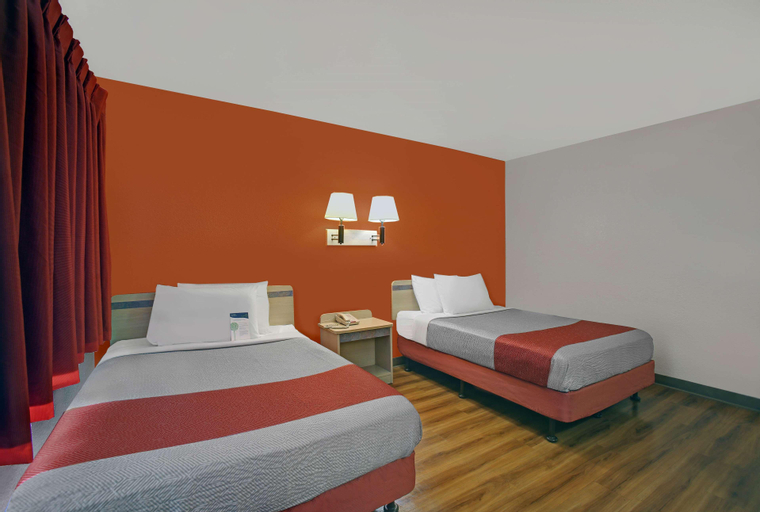 Bedroom 25