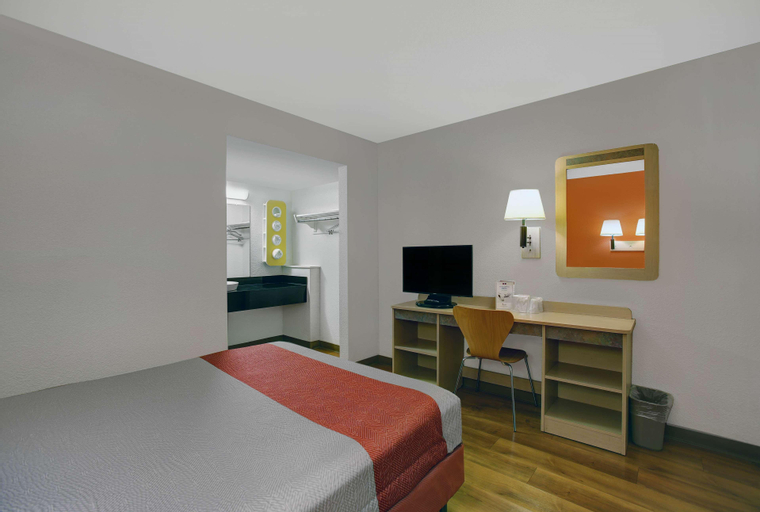 Bedroom 27