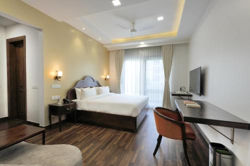HYDEWEST INDIA - The Medicity - Astor Suite 3BHK Luxury Serviced Apartment Gurgaon, Gurgaon