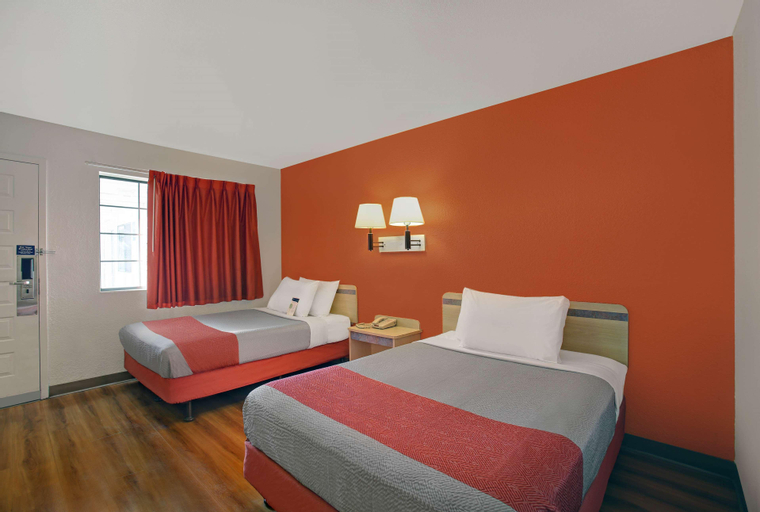 Bedroom 28