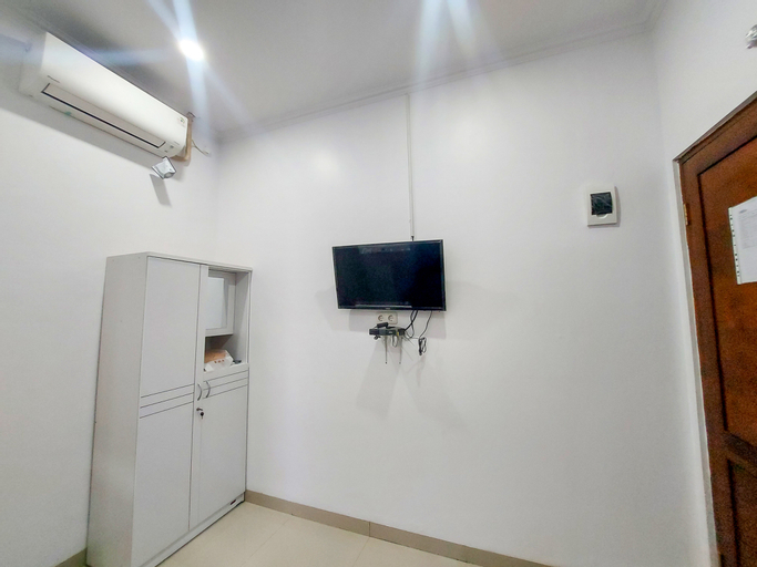 Benhill Syariah Residence 2 Mitra RedDoorz - Tap to explore photos
