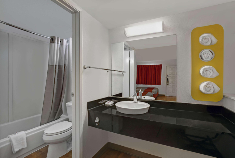 Bedroom 19