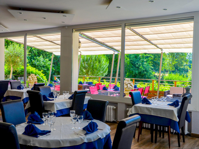Food & Drinks 5, Hotel Aux Berges De L'Aveyron, Aveyron