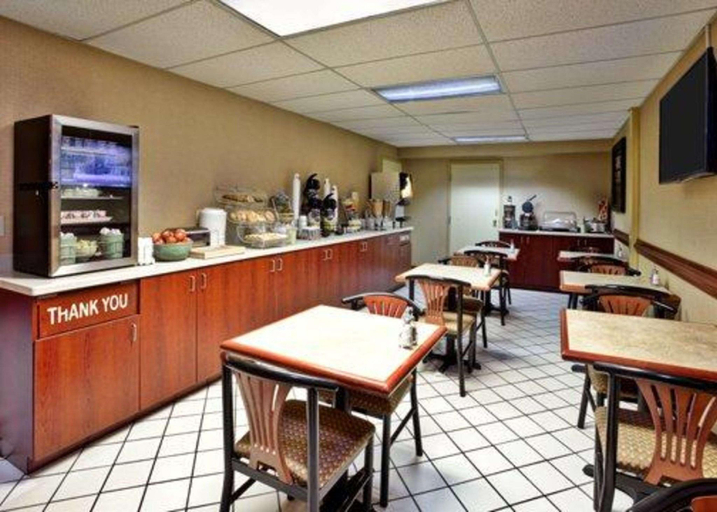 Food & Drinks, Quality Inn & Suites Somerset Downtown, Pulaski