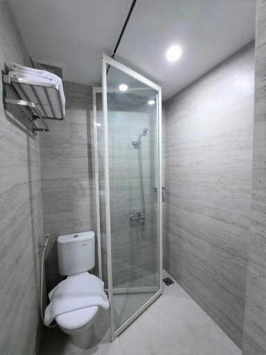 Bathroom 7