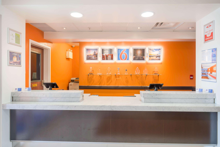 Public Area 2, Motel 6 Kingston, ON, Frontenac