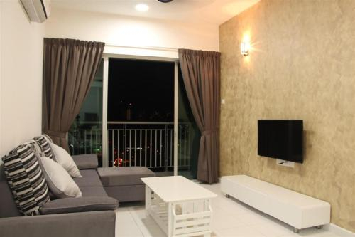 3 Bedroom Condo @ NEAR SPICE ARENA, Barat Daya