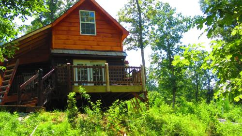 Standing Bear Moonshiner's Cabin, Rutherford