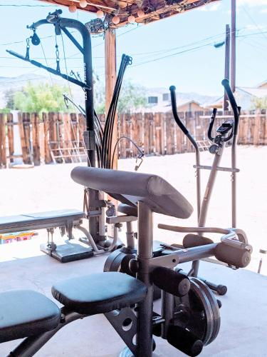 Private Room with Private Bath in Authentic Desert Getaway!, San Bernardino