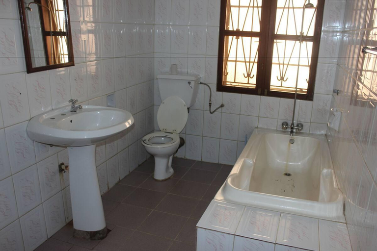 Bathroom 3, Victoria Region Motel, Entebbe