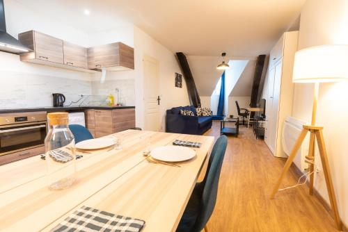 Appartement cœur de ville, au calme, WiFi, Four, Lave/Seche Linge, Pyrénées-Atlantiques