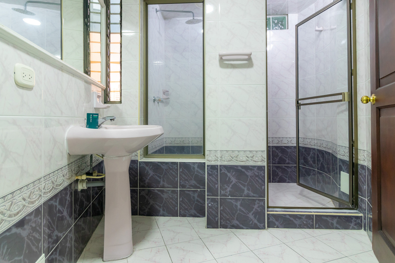 Bathroom 4, Ayenda Normandy, Santafé de Bogotá