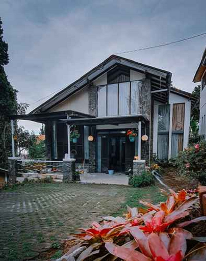 Exterior & Views 2, El Villa by Villa Istana Bunga, Bandung