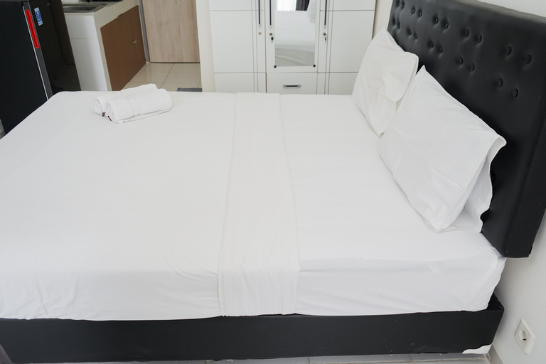 Bedroom 1, Cozy Stay at Studio Apartment Akasa Pure Living BSD By Travelio, South Tangerang