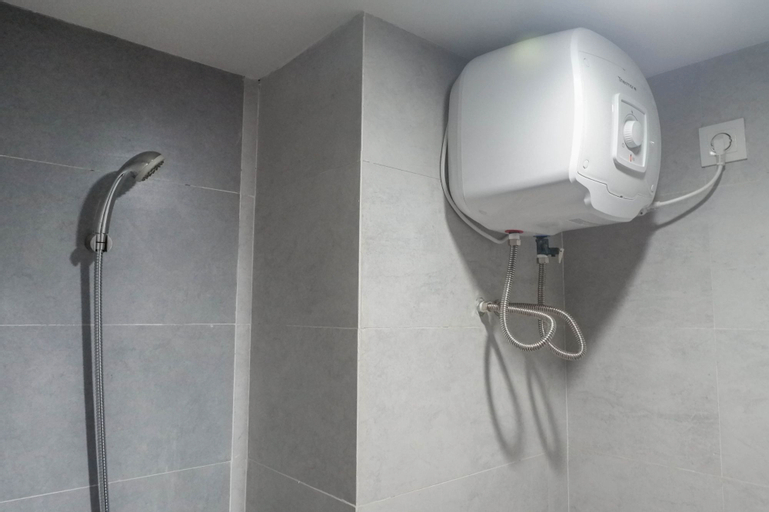 Bedroom 3, Modern Cozy Studio Apartment at Taman Melati By Travelio, Surabaya