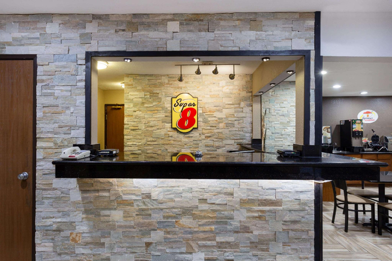 Public Area 2, Super 8 by Wyndham Decorah, Winneshiek