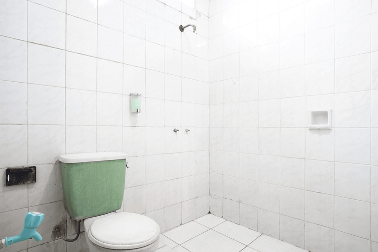 Bathroom 5, Hotel Bandung Permai, Bandung