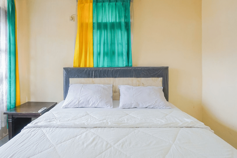 Bedroom 3, Mahendra Beach Inn, Badung