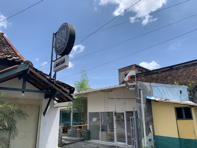 Exterior & Views 2, Recharge Cafe & Garasi Homestay, Yogyakarta