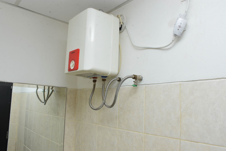 Bathroom 5, Nice and Homey 1BR at The Wave Kuningan Apartment By Travelio, Jakarta Selatan