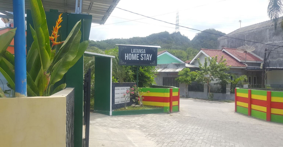 Exterior & Views 2, Latansa Family Homestay, Banyuwangi