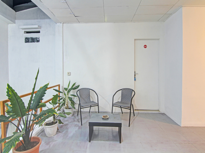 Public Area 5, OYO 90561 Paris Street Residence Syariah, Padang