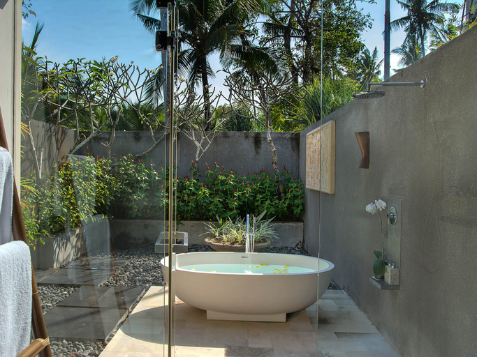 Bathroom 4, Seseh Beach Villas, Badung
