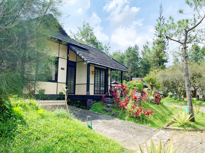 Designer Villa Tokyo, Kota Bunga Puncak - Exterior & Views