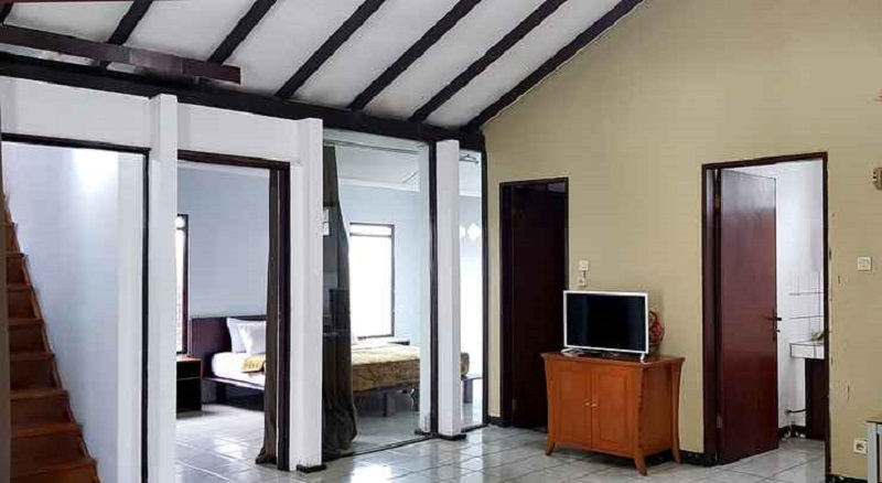 Bedroom, Villa Lavender by Villa Istana Bunga, Bandung