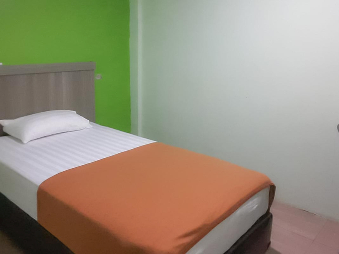 Guest House Anak Raja Pangkalan Bun Syariah Mitra RedDoorz - Tap to explore photos