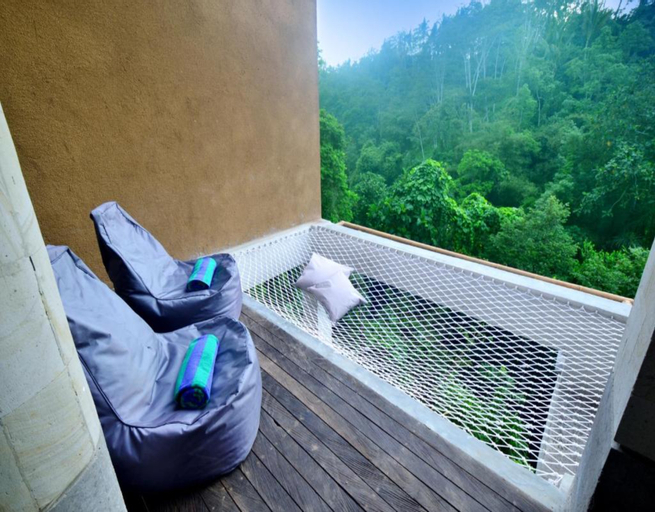 Exterior & Views 2