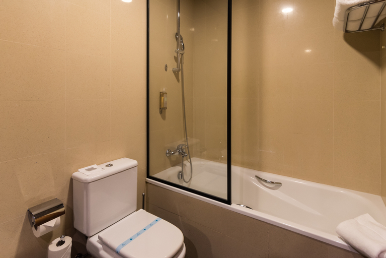 Bathroom 7