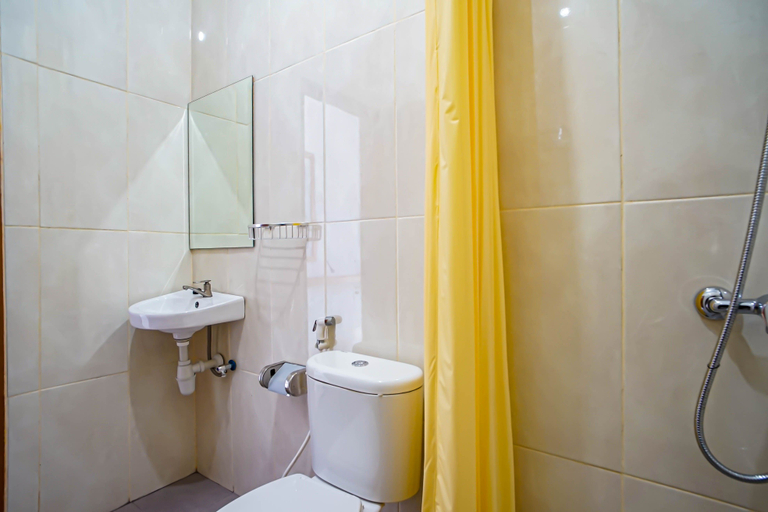 Bathroom 5, Kadek Bagus Guest House, Denpasar
