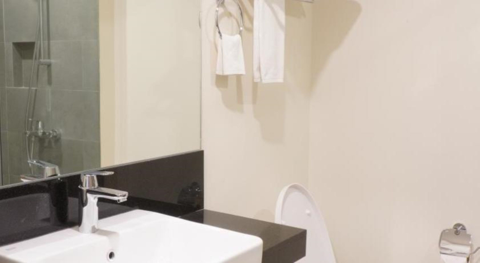 Bathroom 3, Citadines Amigo Iloilo, Iloilo City