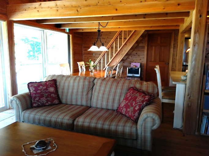 Public Area 2, Cottage Hana Mana, Yakushima