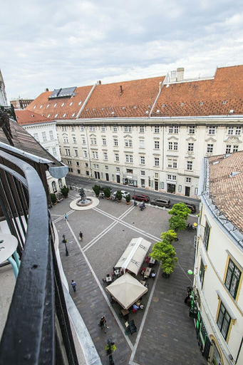 Others 2, Pedestrian apartment, the best location, Budapesti