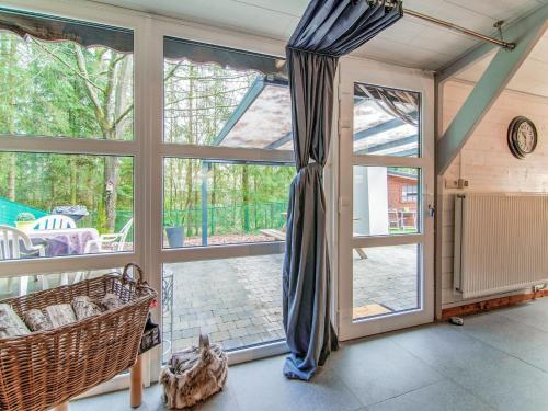Pleasing Chalet in Oignies-en-Thierache with Garden, Namur