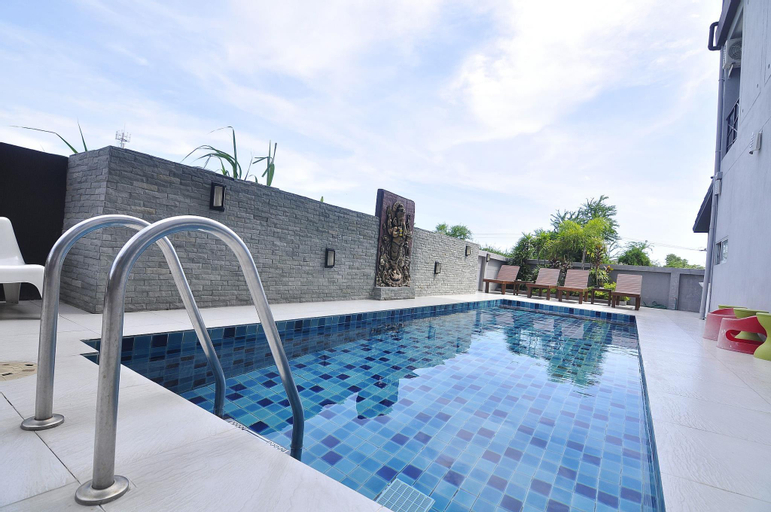 Swimming pool [outdoor], ZEN Rooms Kingkaew 45, Bang Plee