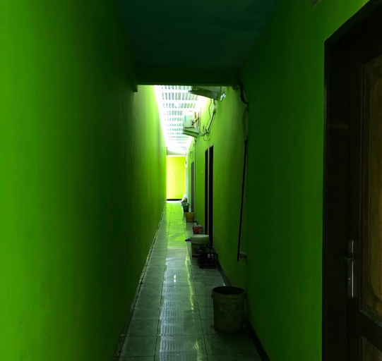 Public Area 3, OYO 90847 Eko Guest House, Makassar