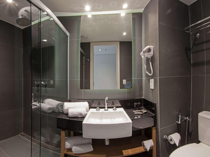 Bathroom 5, Golden Tower Shopping by Fênix Hotéis, Pouso Alegre