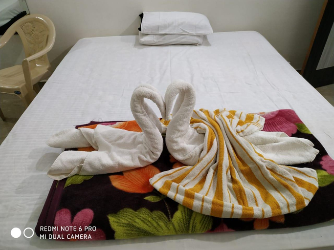 Others 2, Varad Holiday Home, Satara