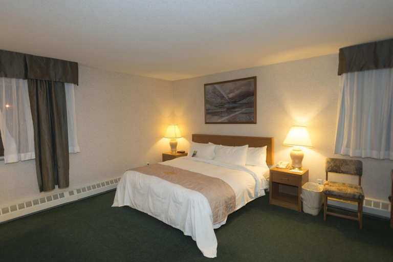 Bedroom 3, Coast Fort St John, Peace River