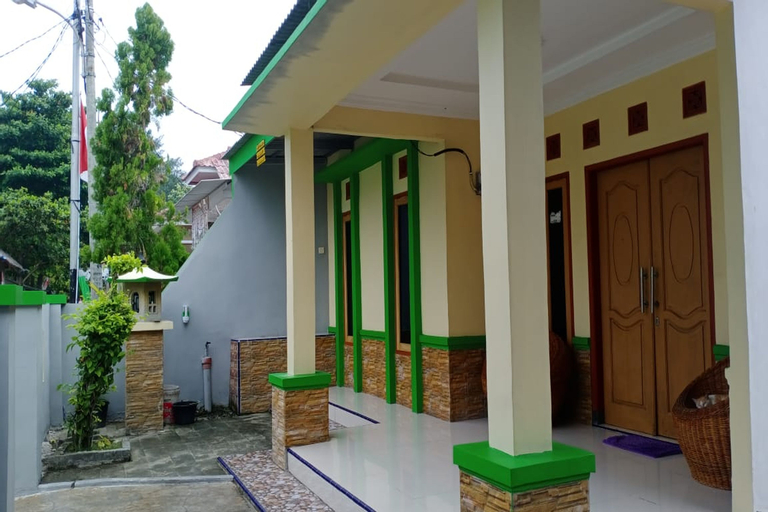 Homestay Bapak Yudi Pulau Pari, Thousand Islands