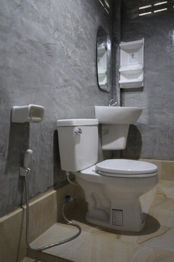Bathroom 2, lanta andaleaf bungalows, Ko Lanta